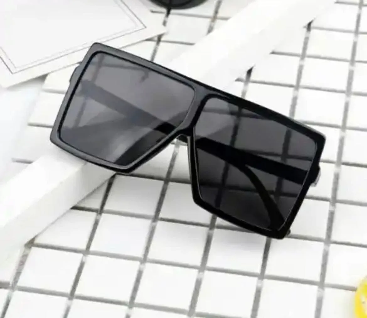 Square Fashion Sunglasses - Black